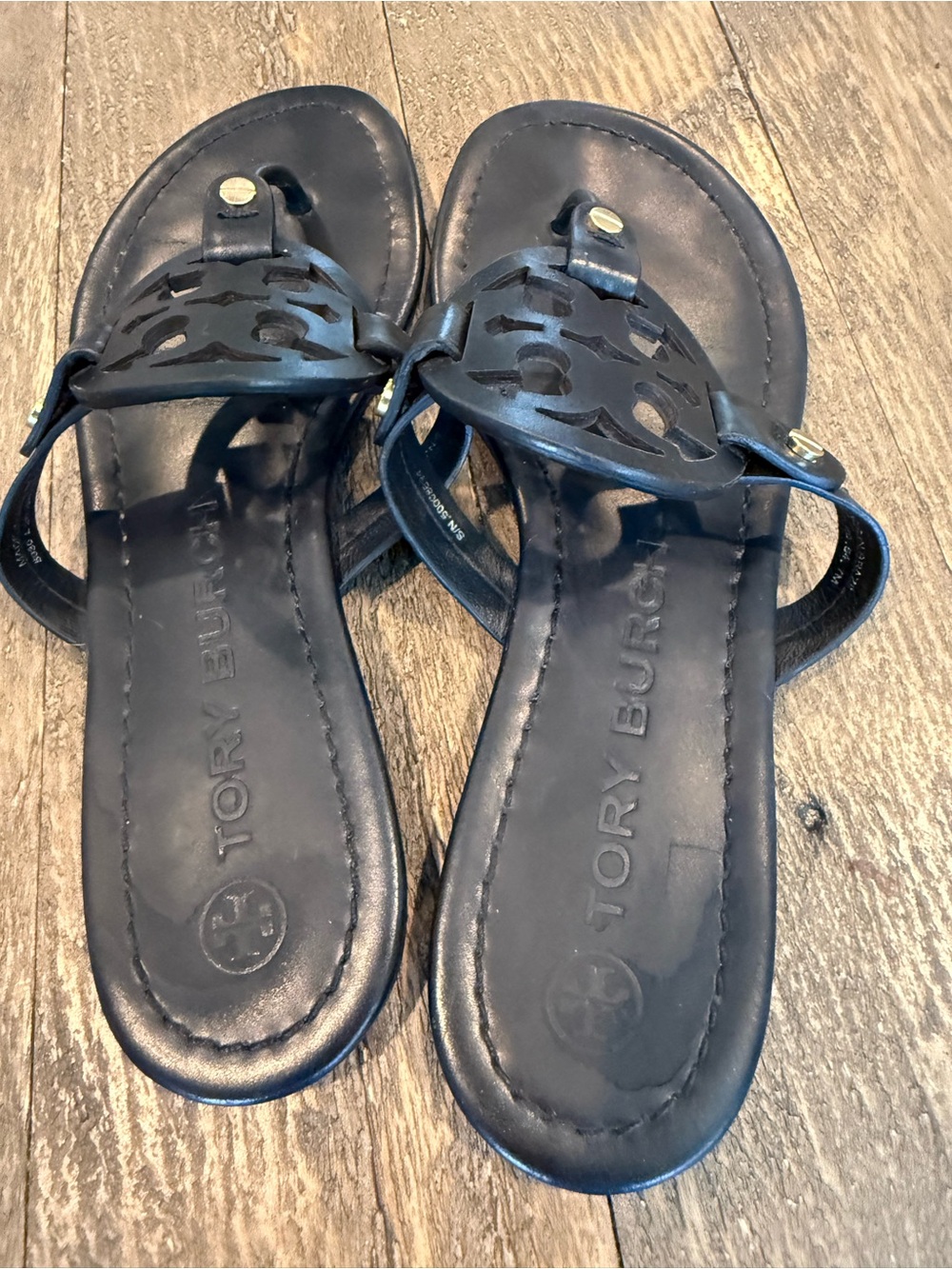 Tory Burch Navy Miller Logo Thong Sandals - Picture 4 of 6